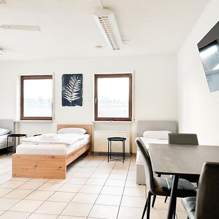 Modern Living Studios Karlsbad Exteriör bild