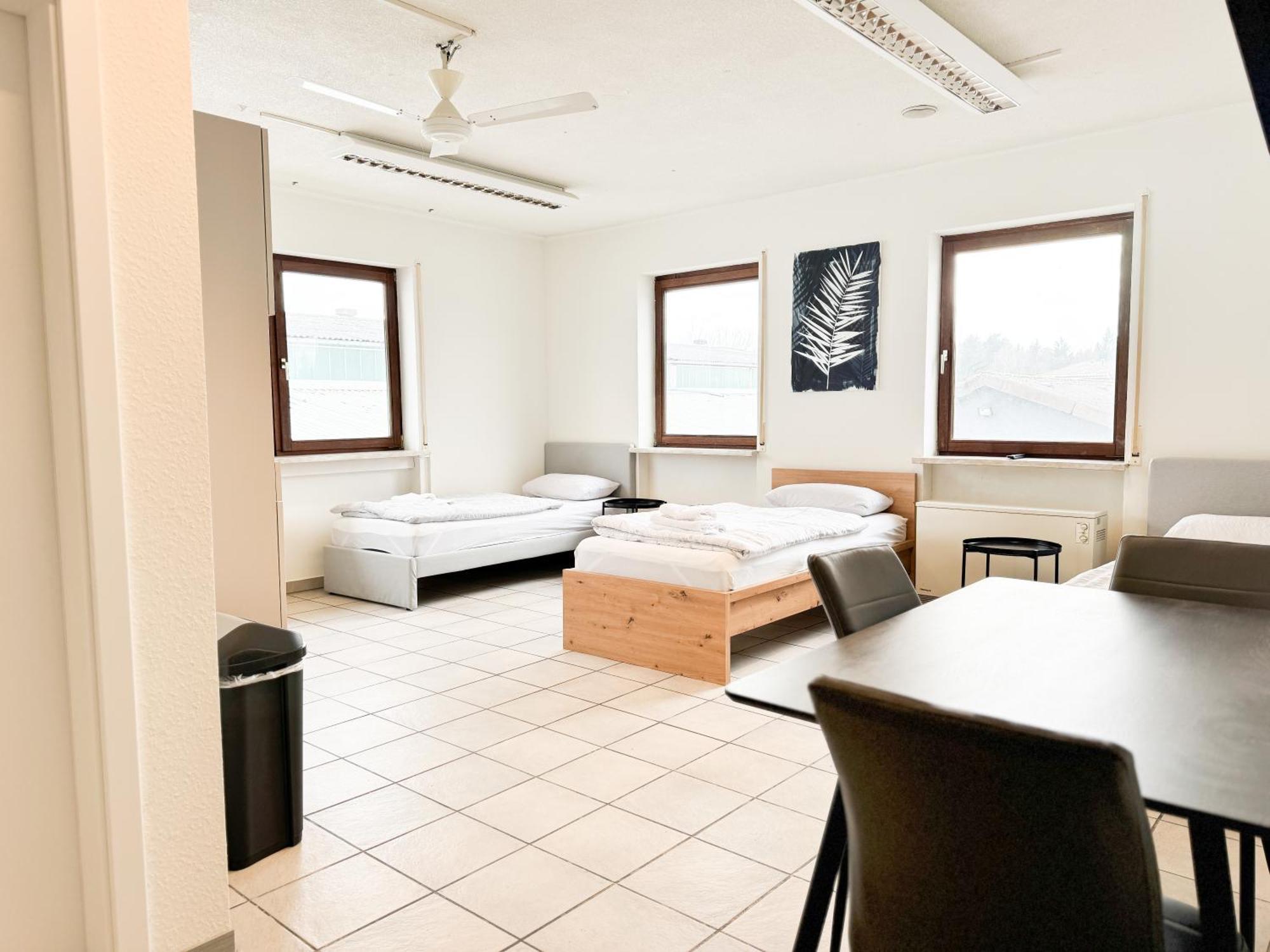 Modern Living Studios Karlsbad Exteriör bild