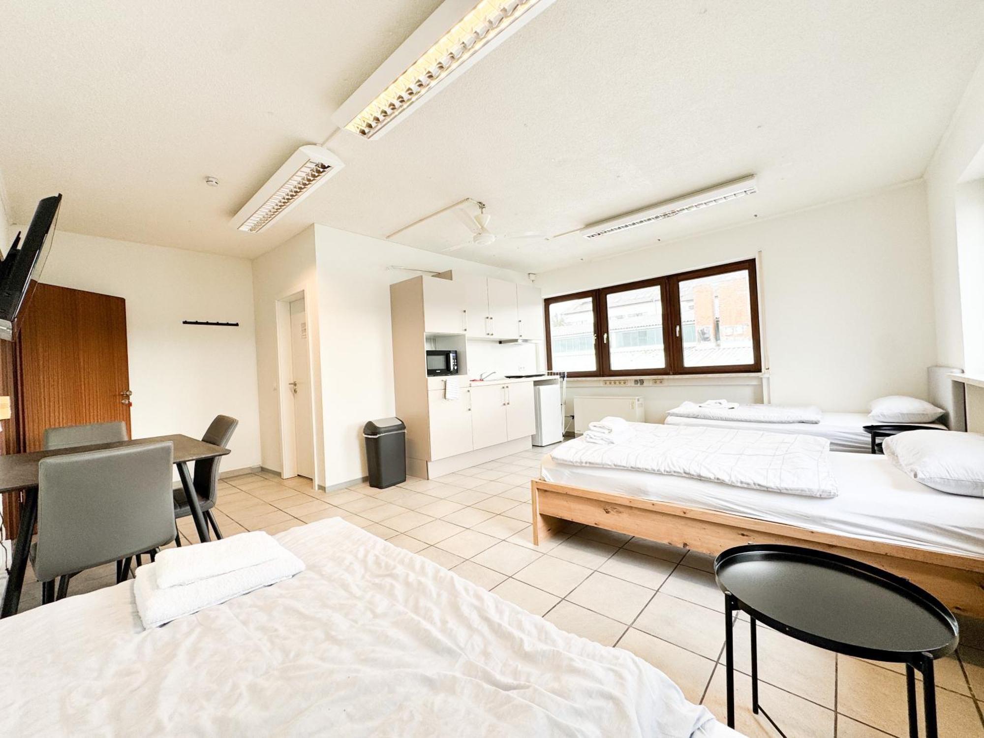 Modern Living Studios Karlsbad Exteriör bild