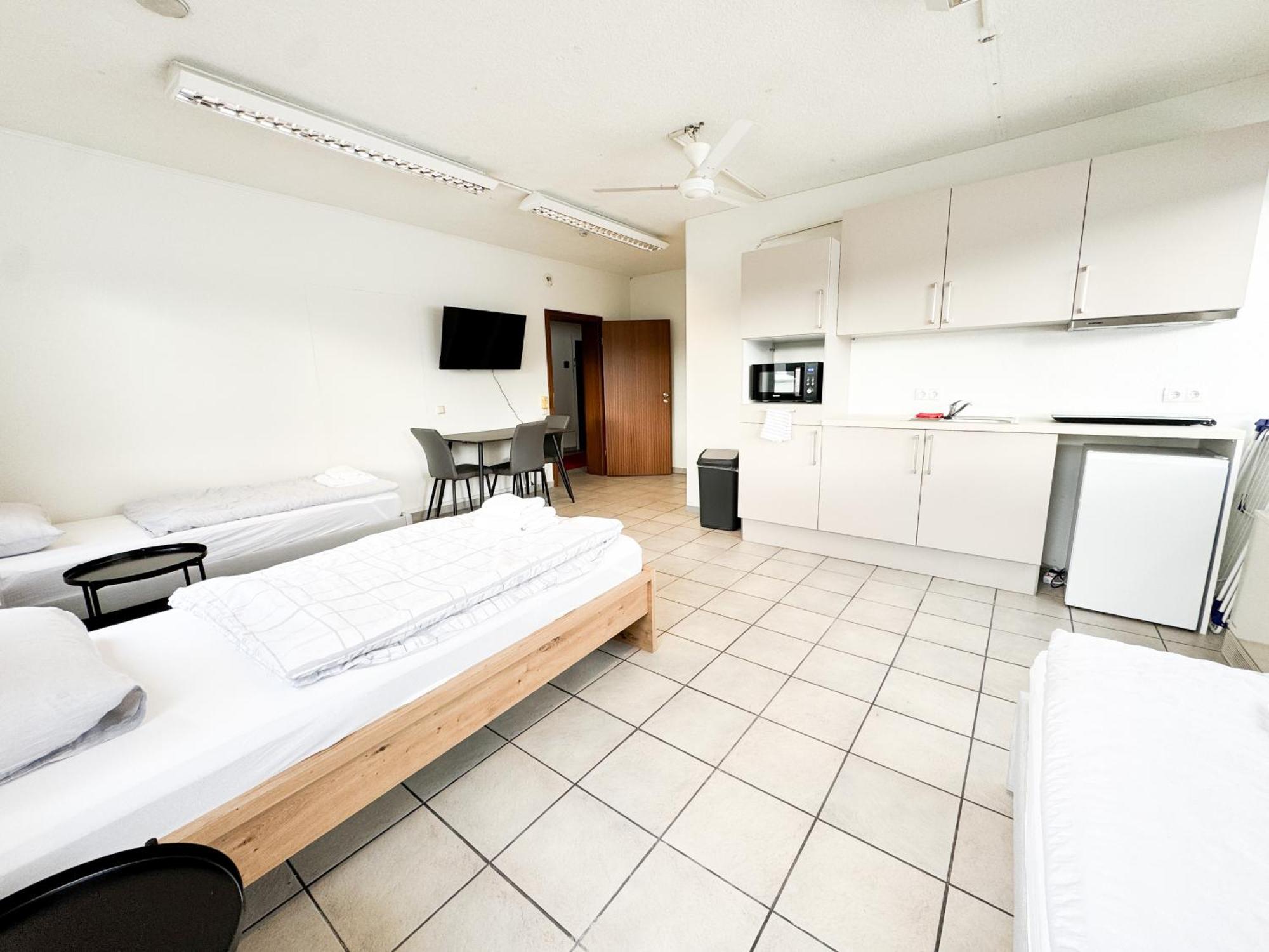 Modern Living Studios Karlsbad Exteriör bild